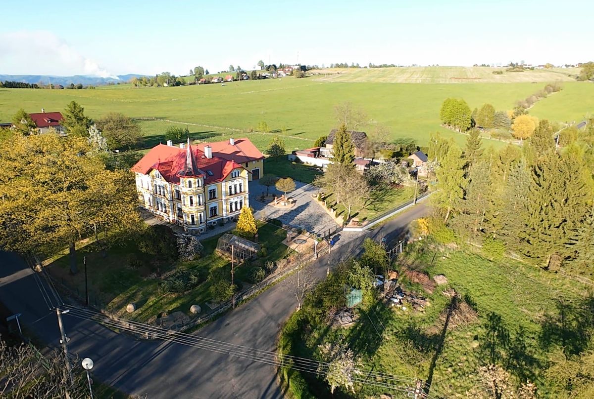 Prodej vily 415 m², pozemek 6445 m² – fotografie 4