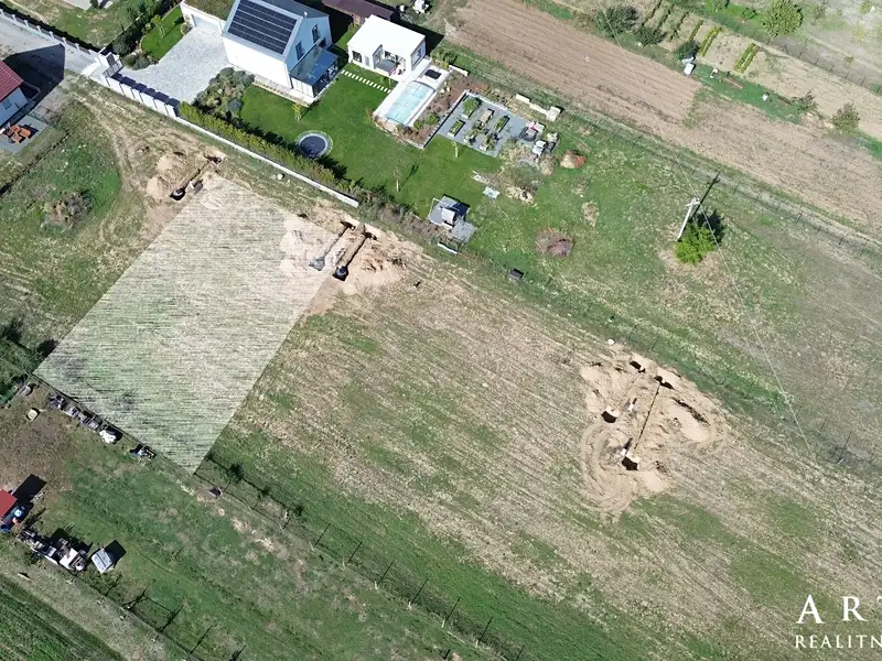 Prodej stavebního pozemku 740 m², Pravlov – náhled fotky 3