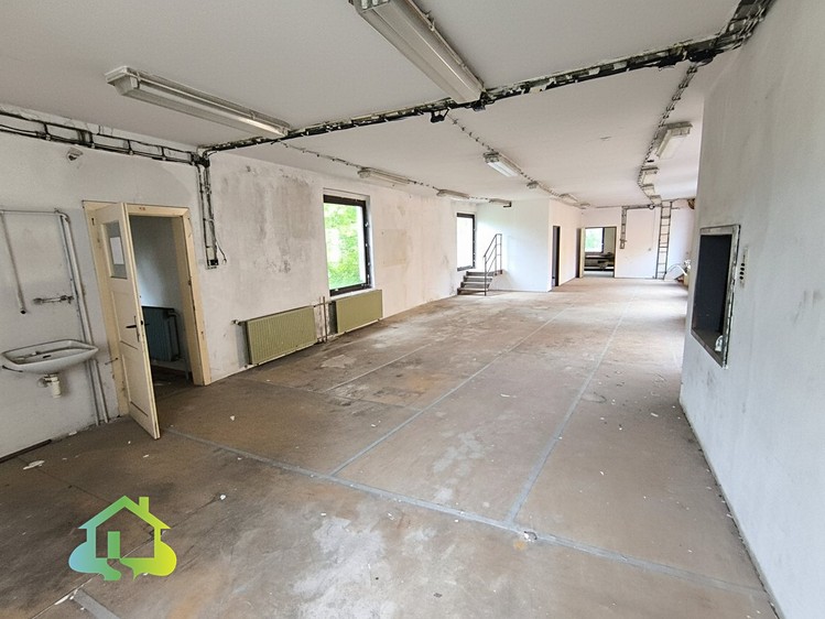 Prodej komerčního prostoru, 540 m² (2 z 17)