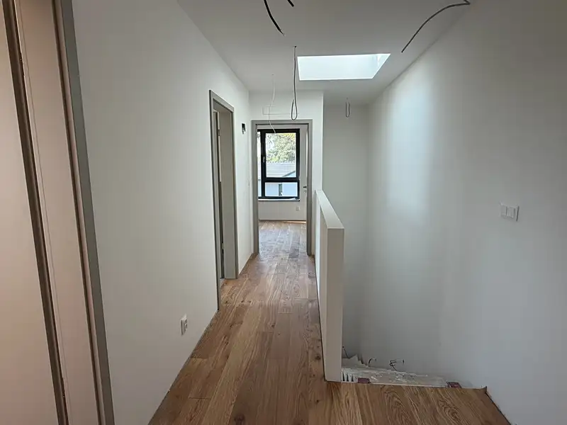 Prodej rodinného domu 120 m², pozemek 440 m², Úhonice – náhled fotky 2