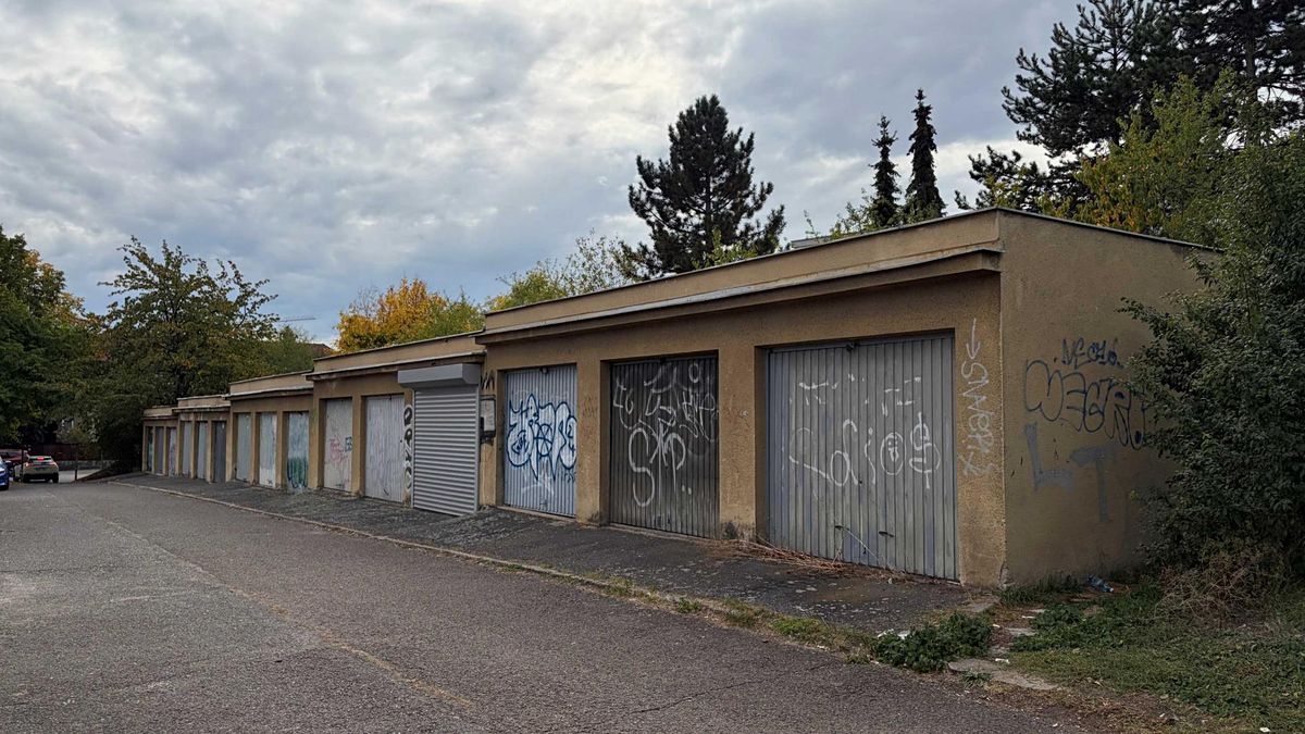 Prodej garáže 16 m² – fotografie 3