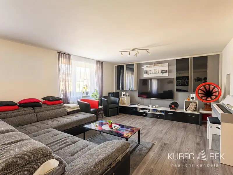 Prodej rodinného domu 150 m², pozemek 826 m², Čelčice – náhled fotky 2