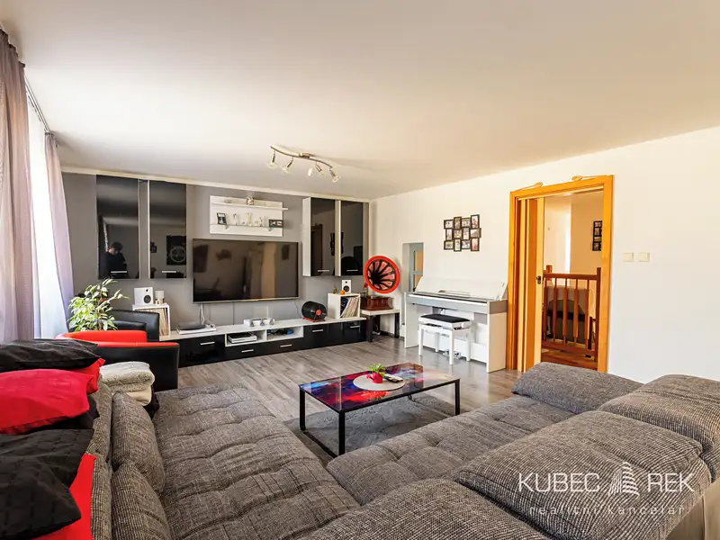 Prodej rodinného domu 150 m², pozemek 826 m², Čelčice – náhled fotky 3