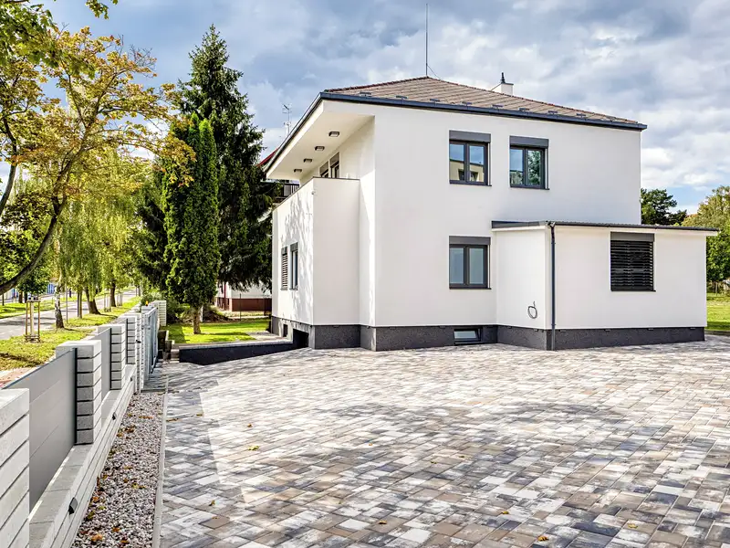 Pronájem rodinného domu 199 m², pozemek 999 m², Praha – náhled fotky 2
