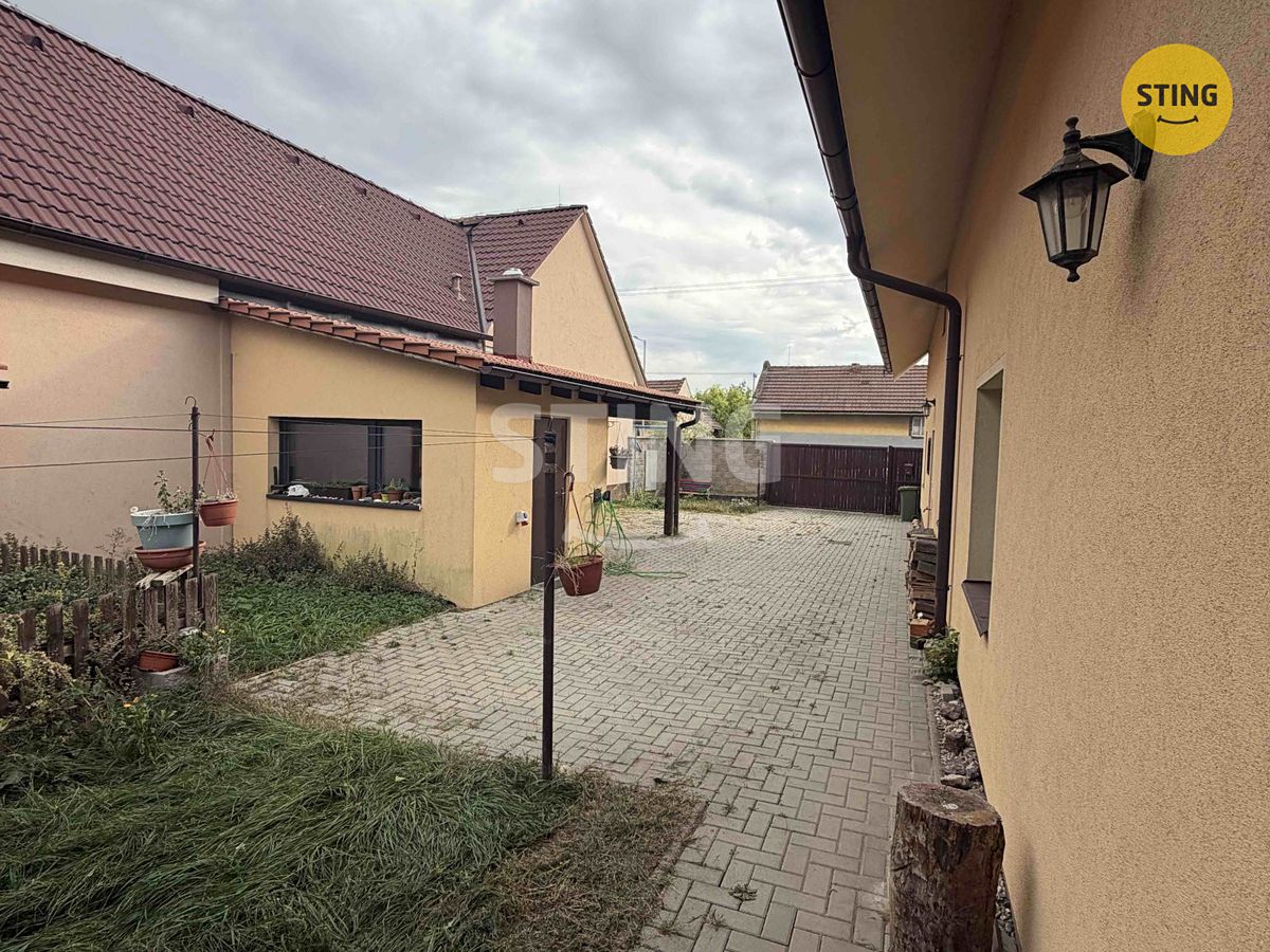 Pronájem rodinného domu 170 m², pozemek 307 m² – fotografie 3