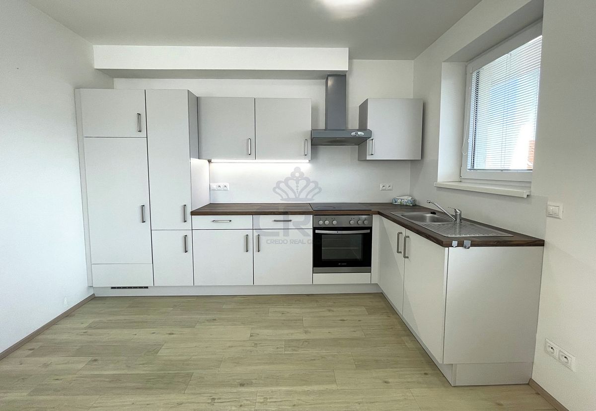 Pronájem bytu 2+kk 44 m² – fotografie 2