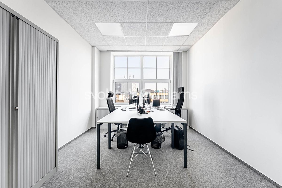 Pronájem kanceláře 185 m² – fotografie 2