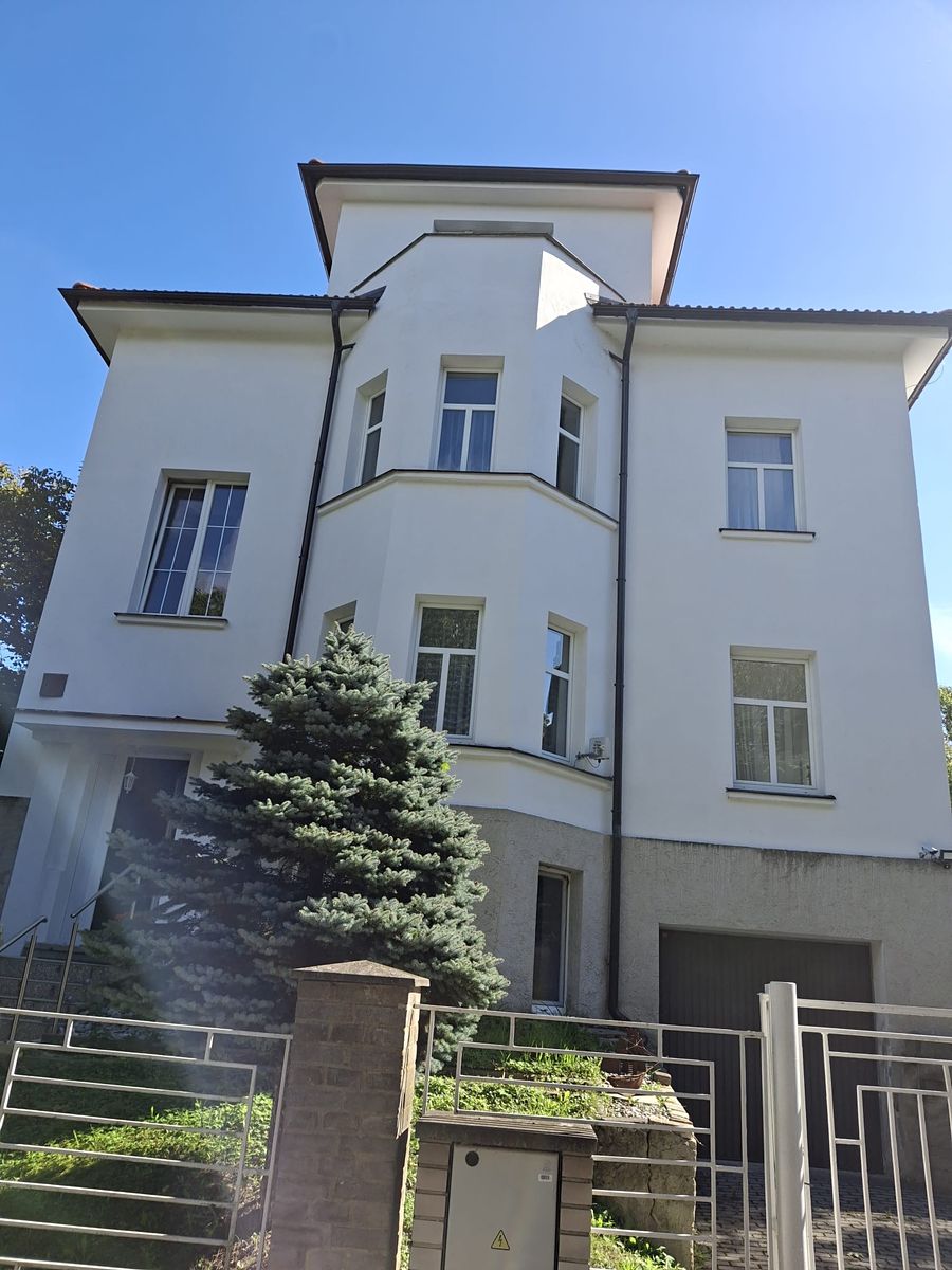 Pronájem bytu 4+kk 100 m²