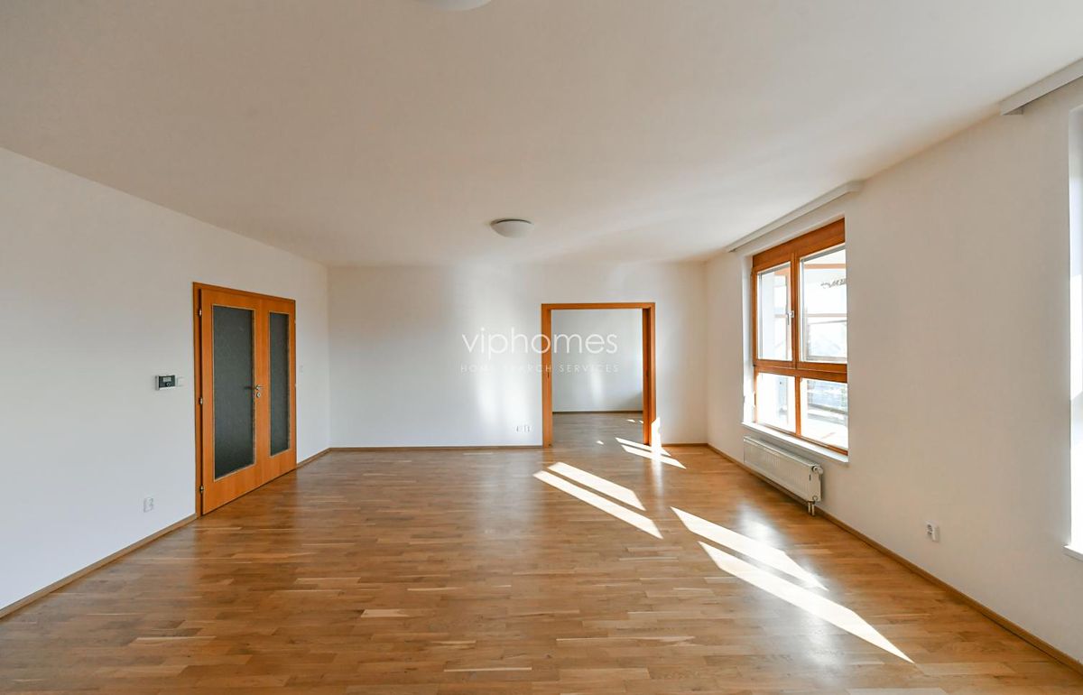 Pronájem bytu 4+kk 200 m²
