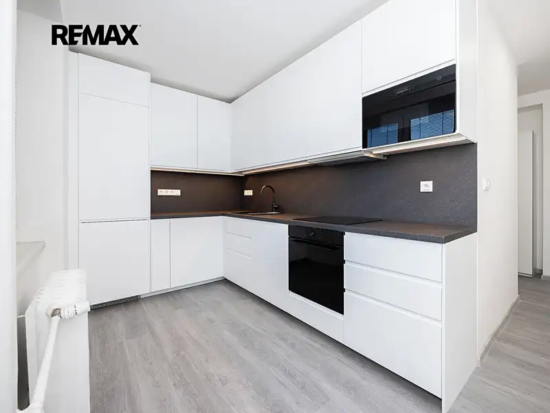 Pronájem bytu 2+1 55 m², Hradec Králové – náhled fotky 2