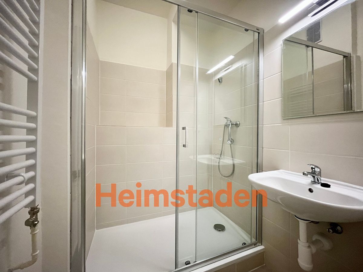 Pronájem bytu 1+kk 28 m² – fotografie 4