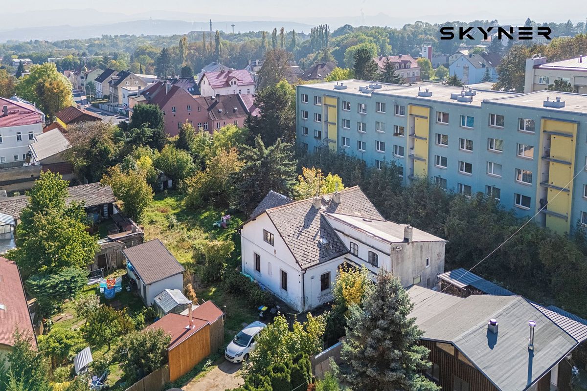 Prodej rodinného domu 250 m², pozemek 775 m², Dubí – fotka 1 z 3