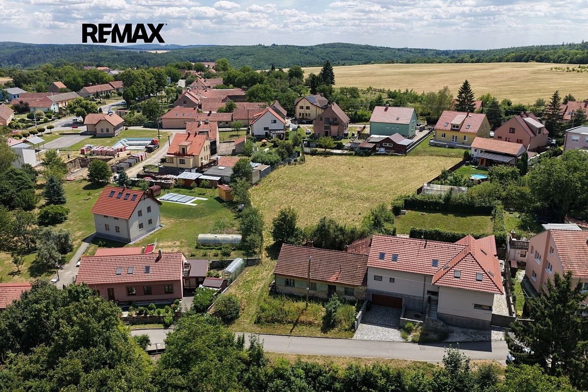 Prodej stavebního pozemku 2464 m², Habrůvka – fotka 1 z 3