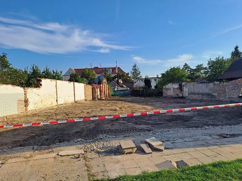 Prodej stavebního pozemku 325 m², Staré Město – náhled fotky 3