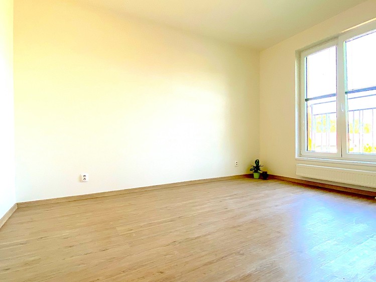 Pronájem bytu 2+kk, 56 m² (8 z 16)