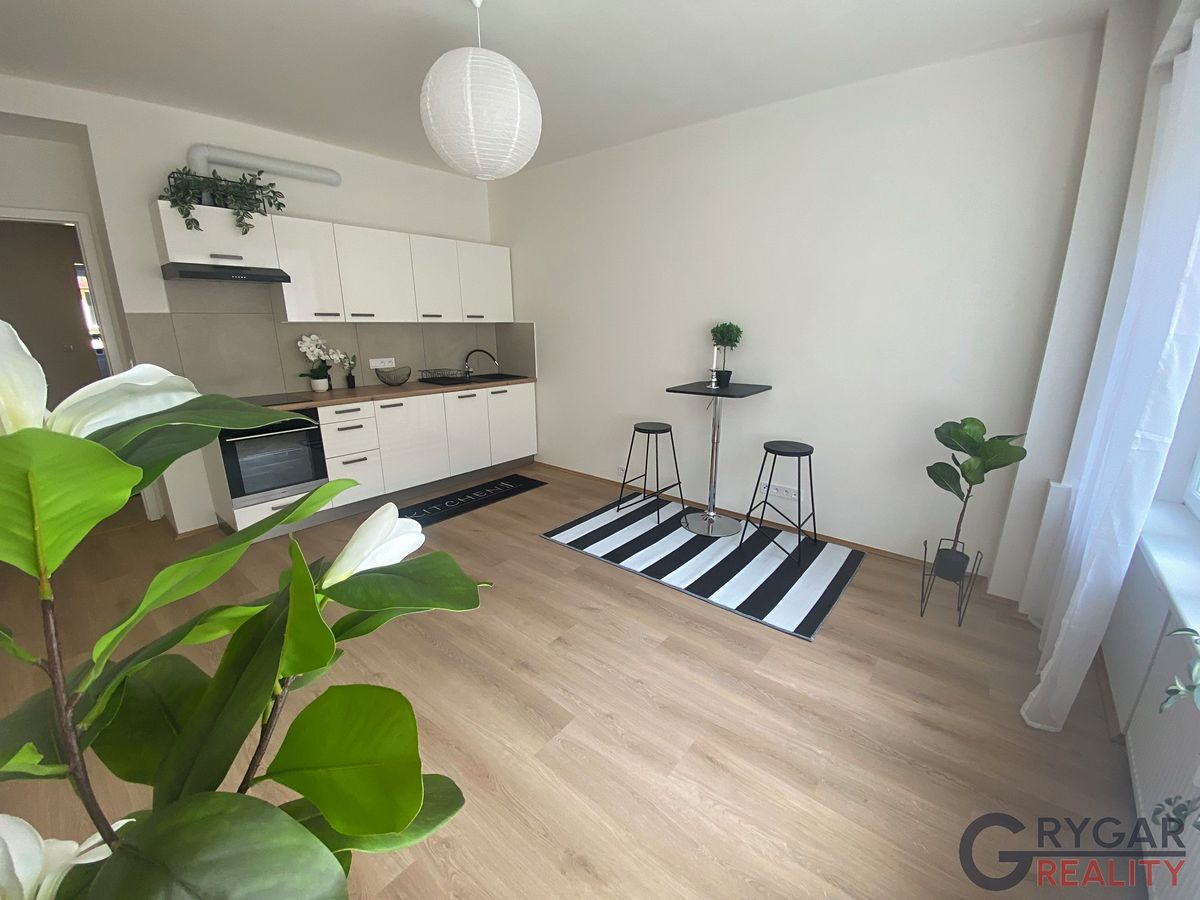 Prodej bytu 3+kk 78 m², Praha – fotka 1 z 3