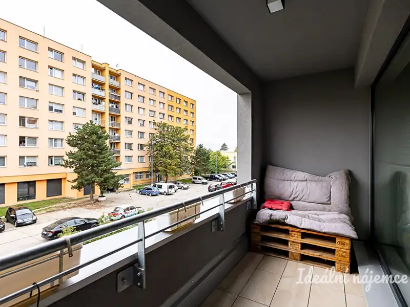 Pronájem bytu 1+kk 35 m², Praha – náhled fotky 2