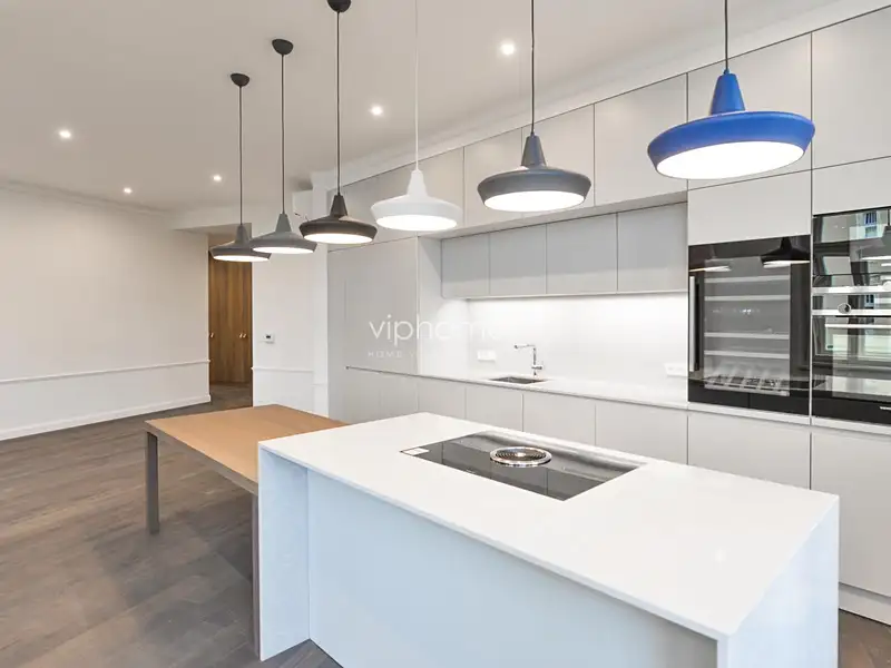 Pronájem bytu 4+kk 167 m², Praha – náhled fotky 2