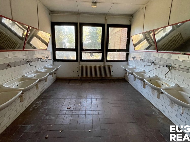 Prodej komerčního prostoru, 1 500 m² (37 z 68)