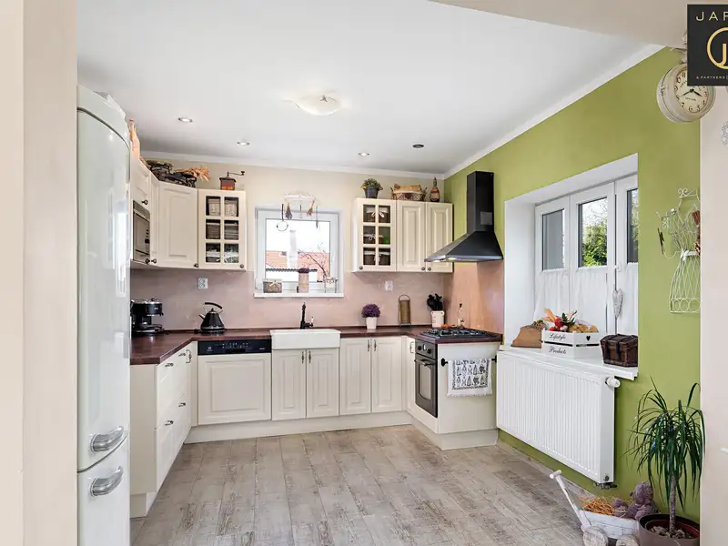Prodej rodinného domu 145 m², pozemek 544 m², Vinařice – náhled fotky 3