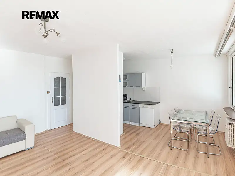 Prodej bytu 3+1 76 m², Praha – náhled fotky 1