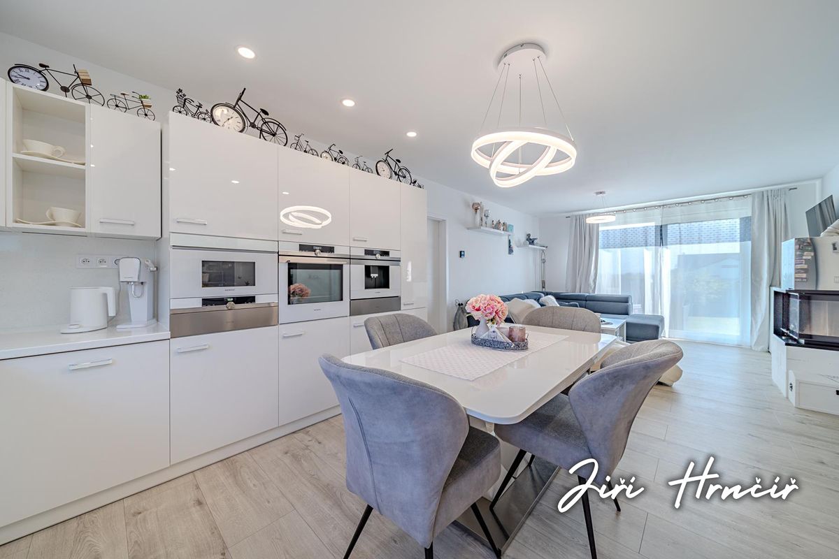 Prodej rodinného domu 116 m², pozemek 767 m², Cheb – fotka 1 z 3