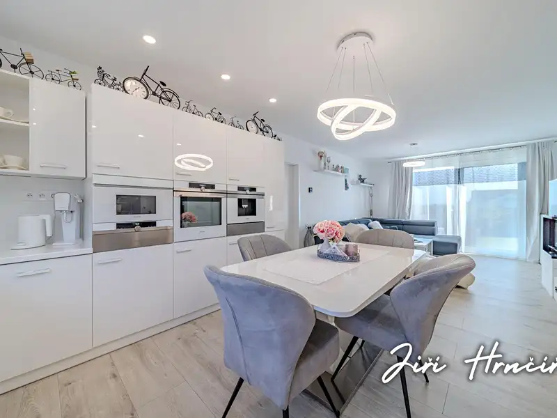 Prodej rodinného domu 116 m², pozemek 767 m², Cheb – náhled fotky 1