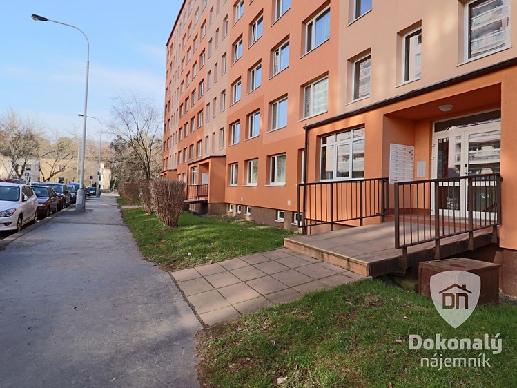 Pronájem bytu 3+kk, 71 m² (18 z 18)