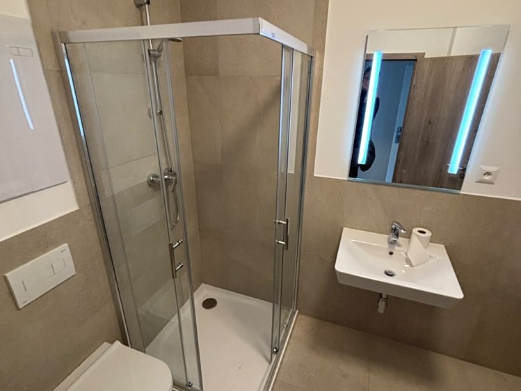 Квартира 1+kk в оренду, 27 м² (7 з 8)