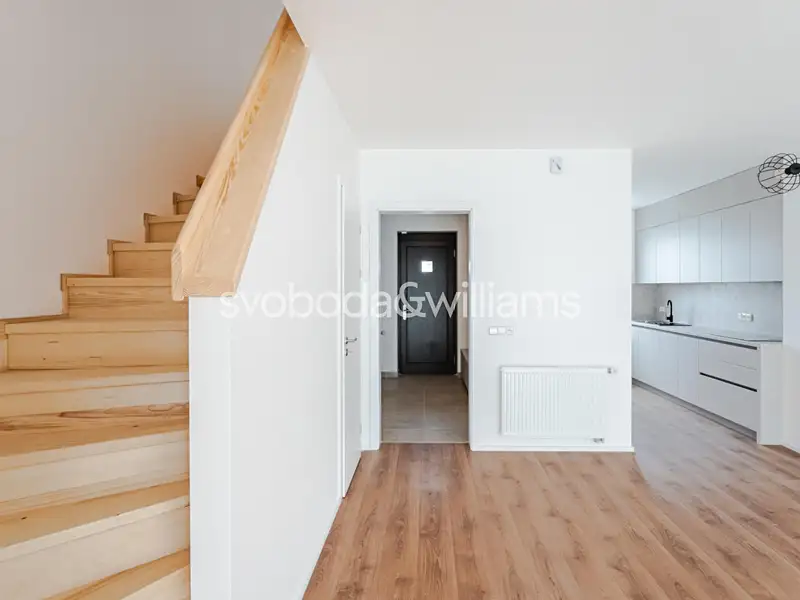Pronájem rodinného domu 114 m², pozemek 137 m², Praha – náhled fotky 3