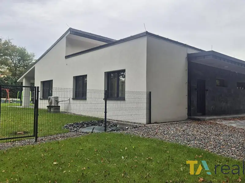 Pronájem rodinného domu 130 m², pozemek 400 m², Orlová – náhled fotky 1