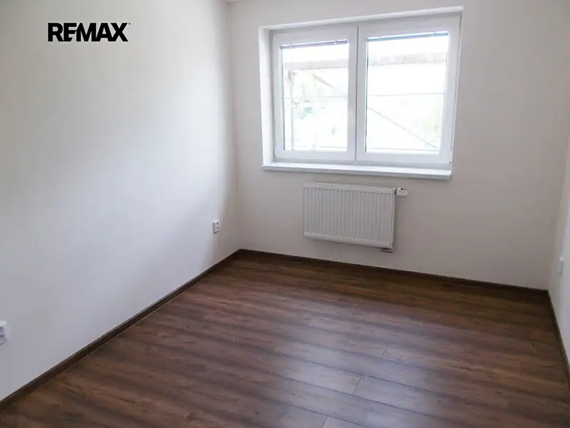 Pronájem bytu 1+kk 31 m², Rousínov – náhled fotky 2