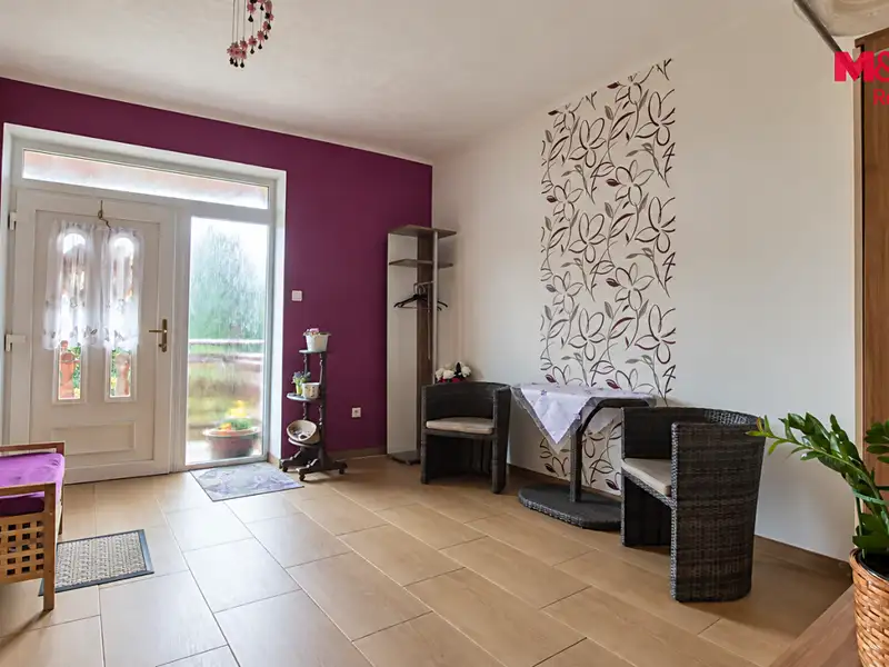 Prodej rodinného domu 235 m², pozemek 813 m², Mutěnice – náhled fotky 2