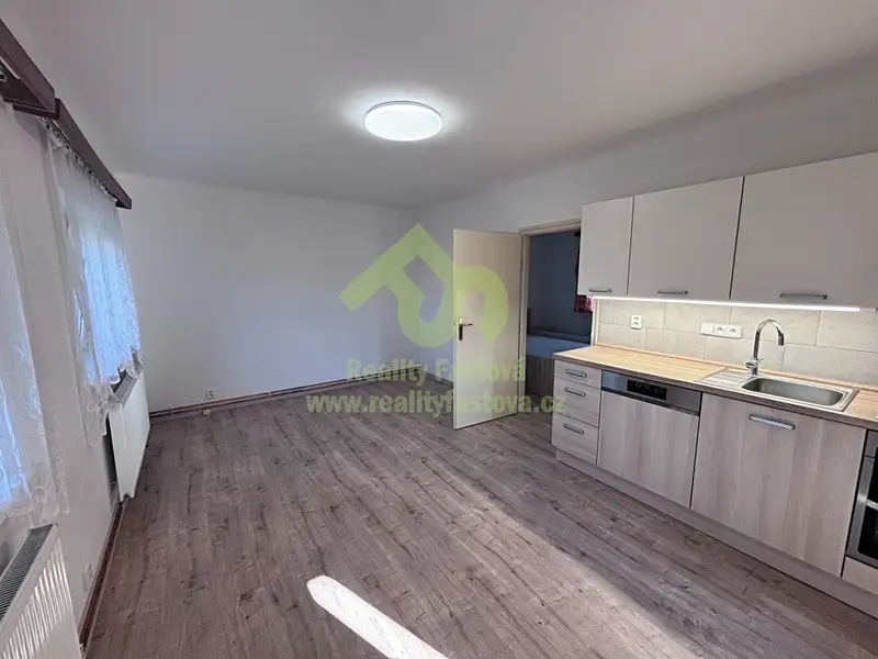 Pronájem rodinného domu 41 m², pozemek 670 m², Rokycany – náhled fotky 2