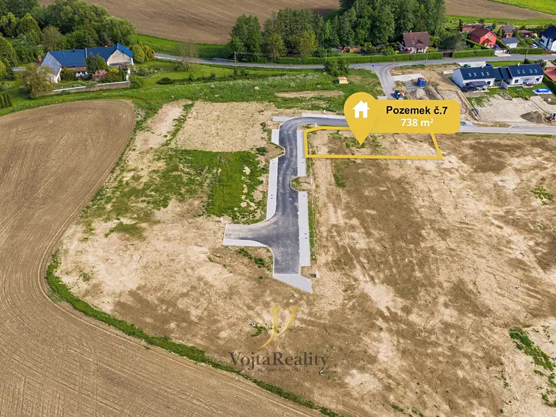 Prodej stavebního pozemku 738 m², Komárov – náhled fotky 1