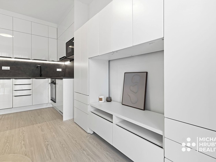 Prodej bytu 1+kk, 31 m² (2 z 20)