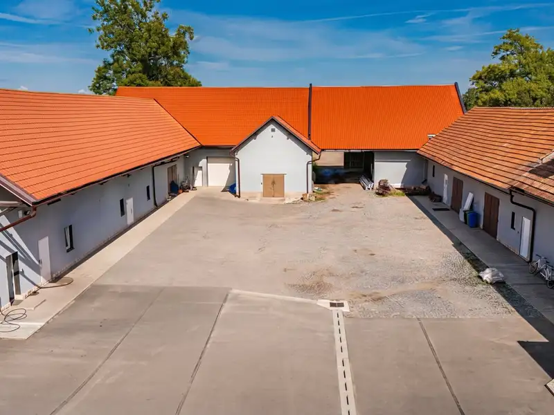 Pronájem skladového prostoru 3580 m², Dolní Roveň – náhled fotky 2