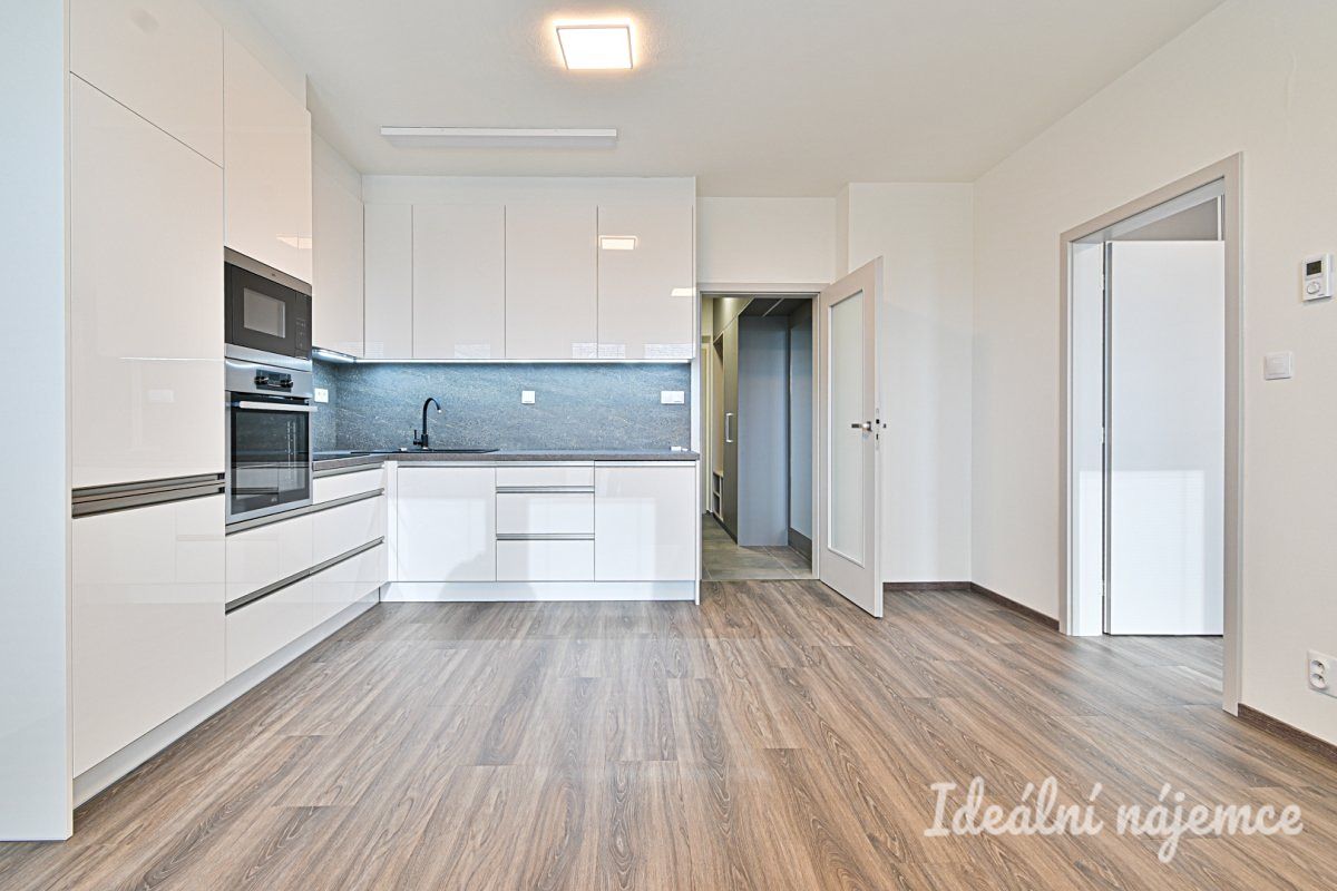 Pronájem bytu 2+kk 47 m² – fotografie 4