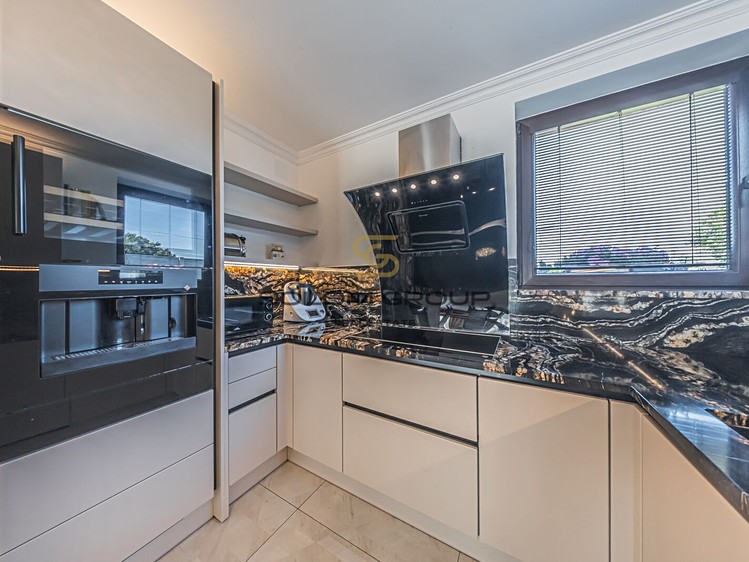 Prodej domu, 212 m² (12 z 30)