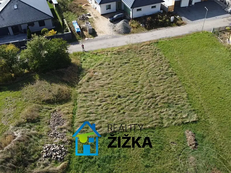 Prodej stavebního pozemku 600 m², Rousínov – náhled fotky 1