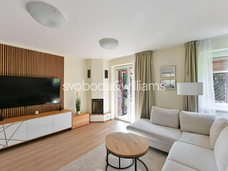 Prodej rodinného domu 178 m², pozemek 686 m², Praha – náhled fotky 2