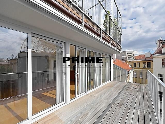 Pronájem bytu 4+kk 200 m², Praha – fotka 1 z 3