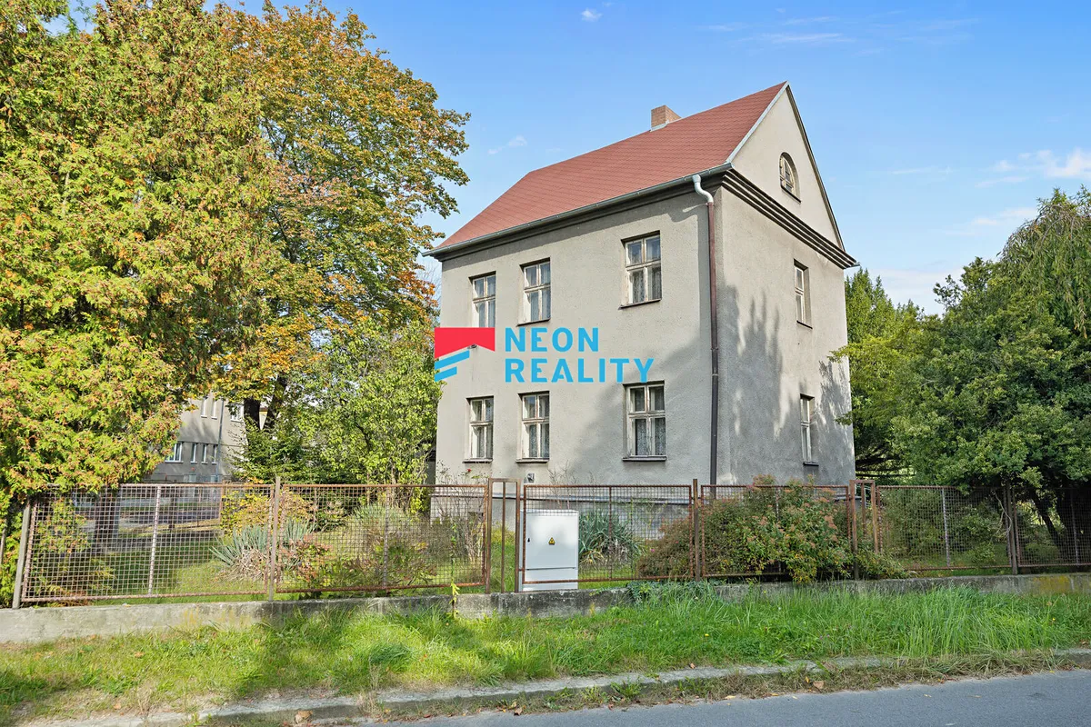 Prodej rodinného domu 210 m², pozemek 954 m²