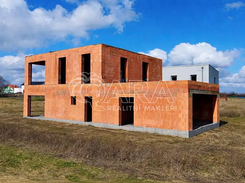 Prodej rodinného domu 231 m², pozemek 804 m², Vysoký Újezd – náhled fotky 2