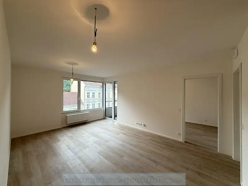 Pronájem bytu 2+kk 45 m², Praha – náhled fotky 1