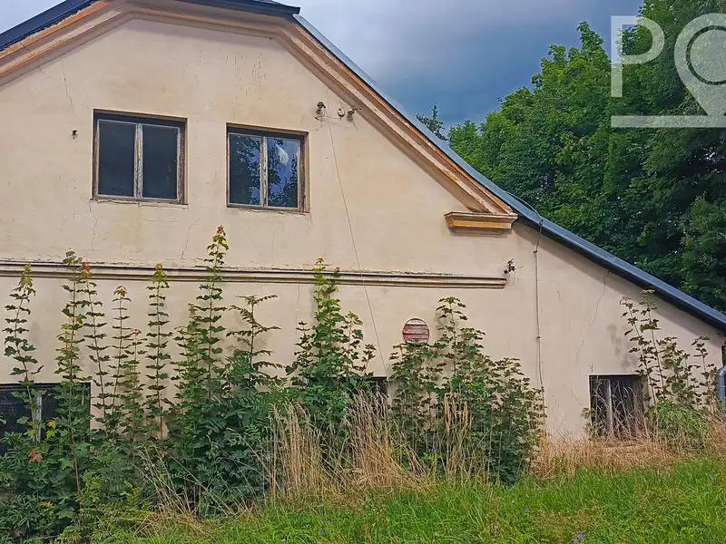 Prodej rodinného domu 340 m², pozemek 1640 m², Karlovice – náhled fotky 2