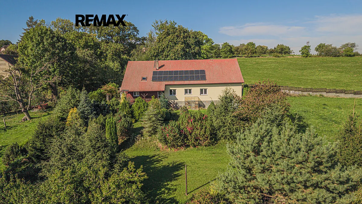 Prodej rodinného domu 308 m², pozemek 12767 m²