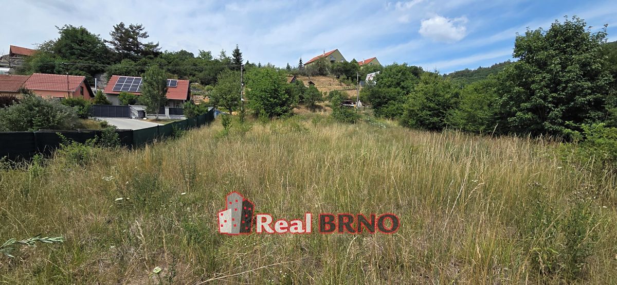 Prodej stavebního pozemku 1928 m², Kanice – fotka 1 z 3