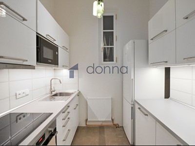 Pronájem bytu 1+1, 33 m² (3 z 12)