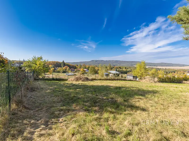 Prodej stavebního pozemku 1708 m², Svatá – náhled fotky 2